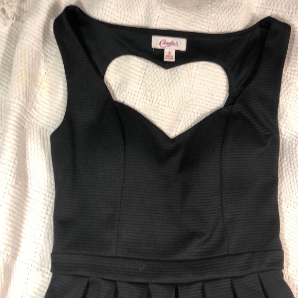 Black dress with heart opening on back - Picture 2 of 4